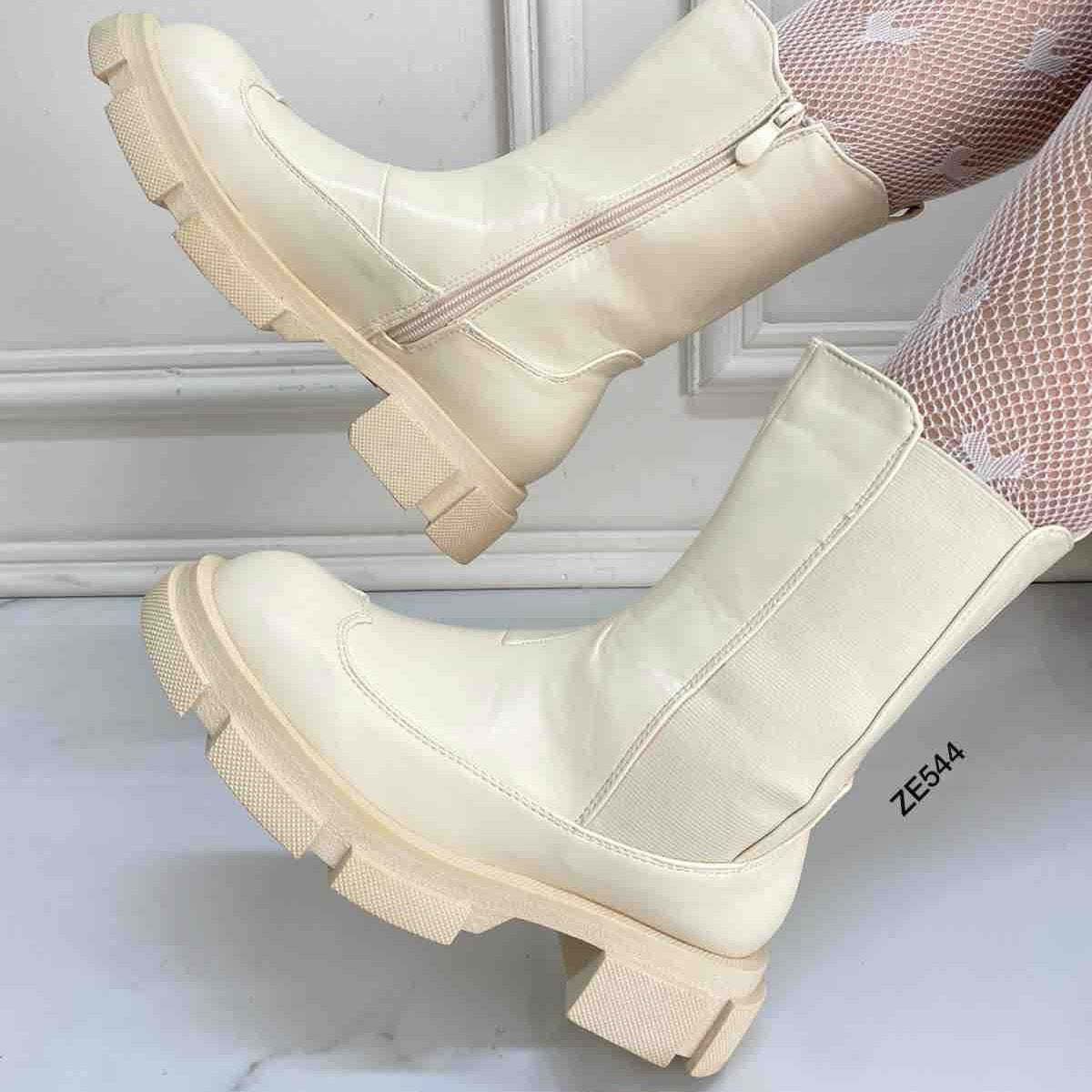 Botin beige cierre lateral suela 3cm YZ21-07